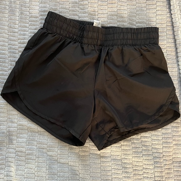 athletic shorts - Picture 6 of 7